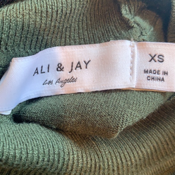 NWT Olive Green Cutout Keyhole Back Turtle Dress - Picture 5 of 5